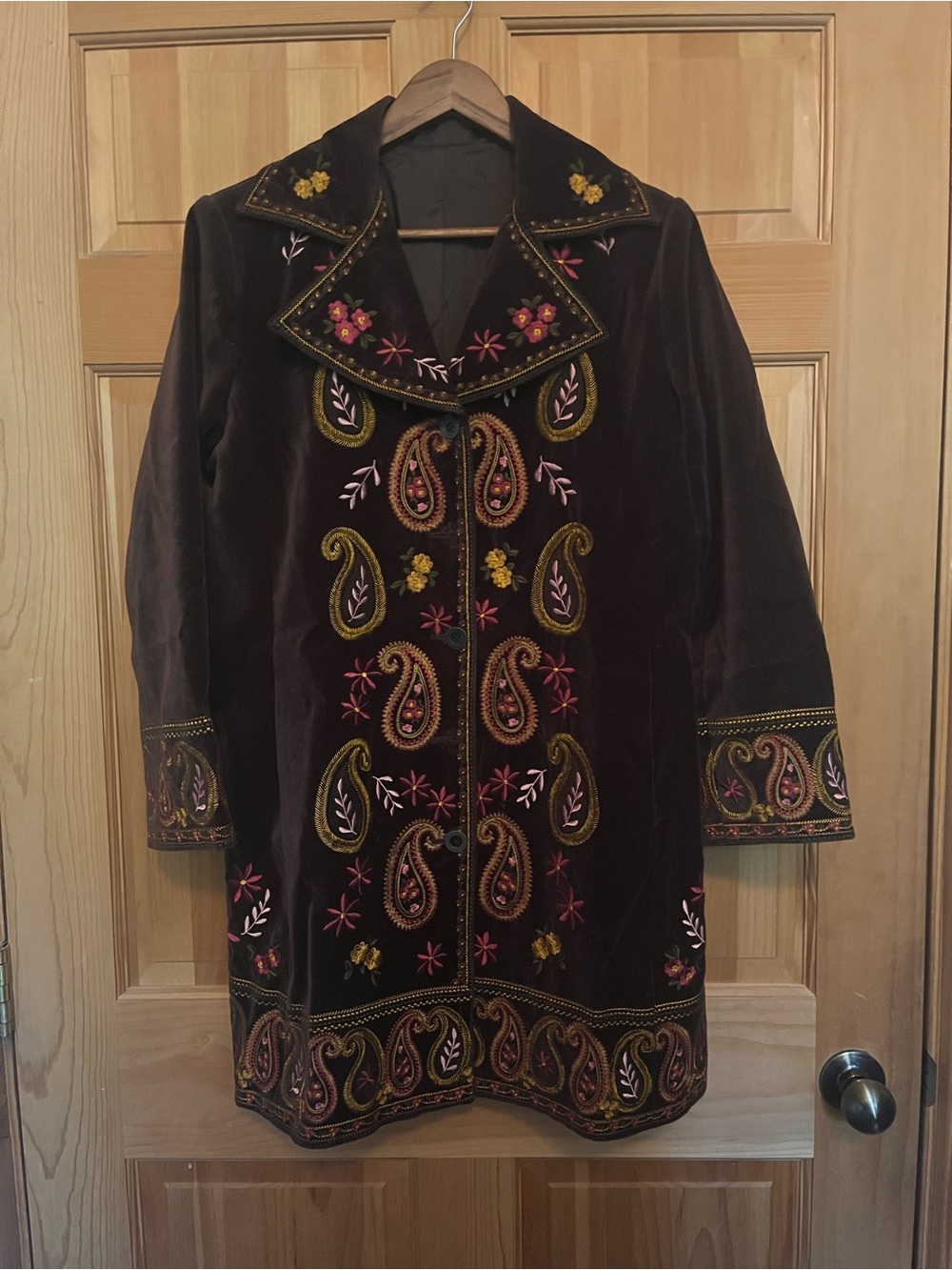 Retro Brown Velvet Coat with Paisley Embroidery
